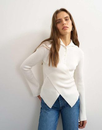 Topshop maglione lavorato a maglia con collo sciallato asimmetrico color avorio-Bianco