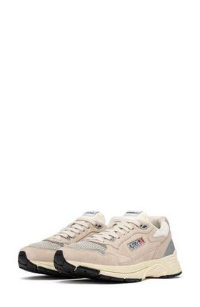 Autry Hyperway Low Sneaker in Sand at Nordstrom Rack, Size 7Us / 37Eu