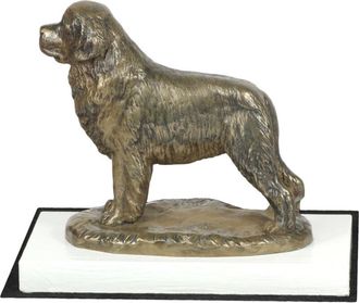 OEM Terranova, Terranova, Cascada: Una Estatuilla De Perro, Una Figura Sobre Una Base Blanca, Un Trofeo Para Una Exposici&oacute;n De Perros De Art-dog