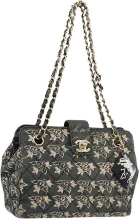 Chanel Pre-owned Shoulder Bags, female, Green, Size: ONE SIZE Pre-owned Vintage Nylon Shoulder Bag