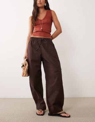 Abercrombie & Fitch Pantaloni in twill marroni con gamba a cilindro-Marrone