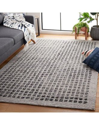 Safavieh Ebony Ingrid Hand Tufted Rug