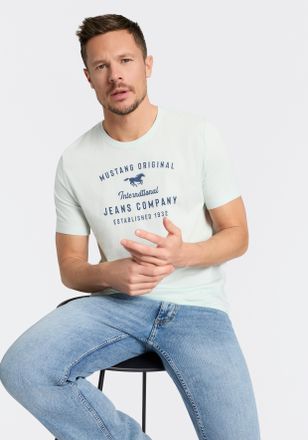 Mustang Rundhalsshirt MUSTANG Alex Logoprint uni, Herren, Gr. XXL, skylight, Jersey, Obermaterial: 100% Baumwolle, bedruckt, normal h&uuml;ftbedeckend, Rundhals, S