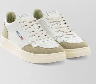 Autry leather medalist low sneakers