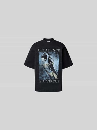 VETEMENTS Regular Fit T-Shirt mit Motiv-Print in Anthrazit, Gr&ouml;&szlig;e L