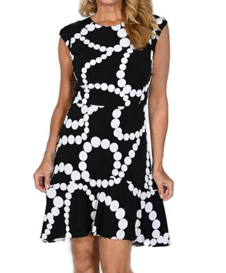 Frank Lyman Design Brookelynn Dot Chain Abstract Print Sleeveless Dress In Black With White
