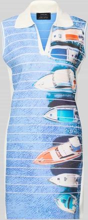 Marc Cain Knielanges Polokleid mit V-Ausschnitt in Sky, Gr&ouml;&szlig;e 34