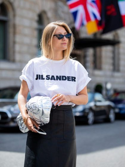 Come abbinare la t-shirt oversize? Gli outfit più trendy per l’estate