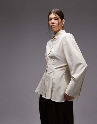 Asos Camicia sartoriale stretta in vita &eacute;cru con spalle pronunciate-Bianco