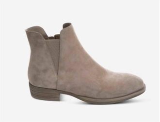 Vaneli Womens Harman Boots In Miliary Suede