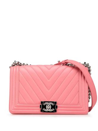Chanel 2016-2017 Medium Chevron Lambskin Boy Flap crossbody bag - women - Lambskin - One Size - Pink