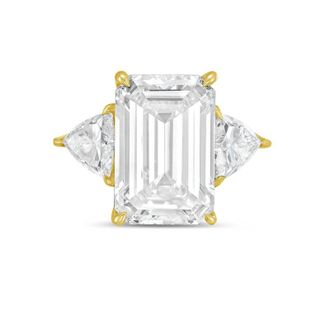 Diana M. Jewels 14kt yellow gold 2ct lab grown emerald diamond ring with trillions on the sides