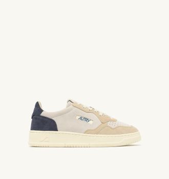 Autry MEDALIST LOW TRICOLOR SNEAKERS IN WHITE SAND AND BLUE SPACE SUEDE