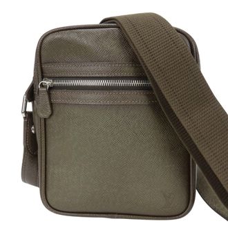 Louis Vuitton Taiga Brown Grizzly Taiga Leather Shoulder Bag (Pre-Owned)