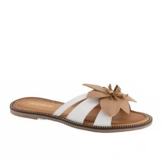 Andrea Womens Decorative Flower Sandal In White