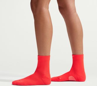 Nike Unisex Run Midweight Running Micro-Crew Socks (1 Pair) in Red | HV6935-696