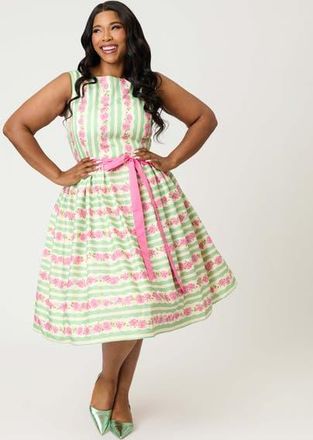 Unique Vintage Plus Size Sleeveless Belted Swing Dress in Green & Pink Floral Print at Nordstrom, Size 1X