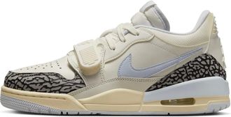 Nike Jordan Schoenen, Dames, Beige, 36 1/2 EU, Legacy Lage Top Sneakers