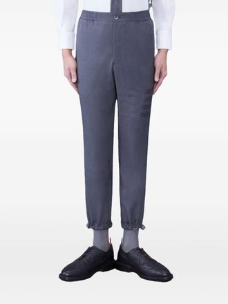 Thom Browne Broek met elastische cuffs en streepdetail - Grijs