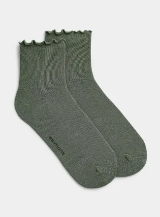 Simons Womens Solid ruffle-trim socks