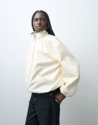 Asos giacca sportiva dal taglio sartoriale in pelle sintetica color crema-Bianco