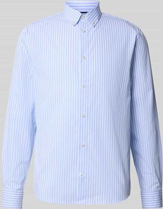 Jake*s Slim Fit Businesshemd mit Knopfleiste in Hellblau, Größe 37/38