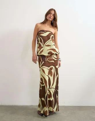 Topshop vestito maxi in raso con vita scesa, blouson e bandeau a fiori marrone