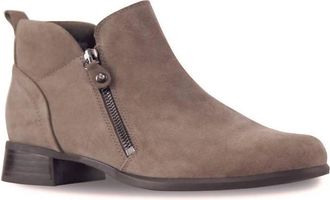 Munro Womens Neko Suede In Almond