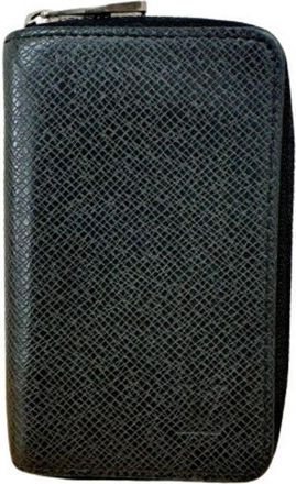 Louis Vuitton Black Taiga Leather Long Wallet (Bi-Fold) (Pre-Owned)