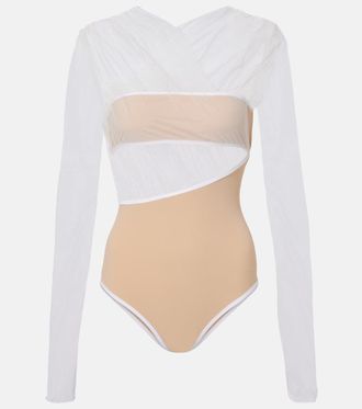 Nensi Dojaka Body transparente fruncido con aberturas