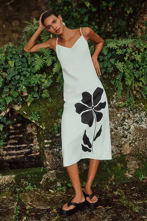 Exquise Linen Midi Dress