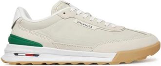 Tommy Hilfiger Schoenen, Heren, Beige, 40 EU, Suède, Leren Sneakers - Logo met Patch