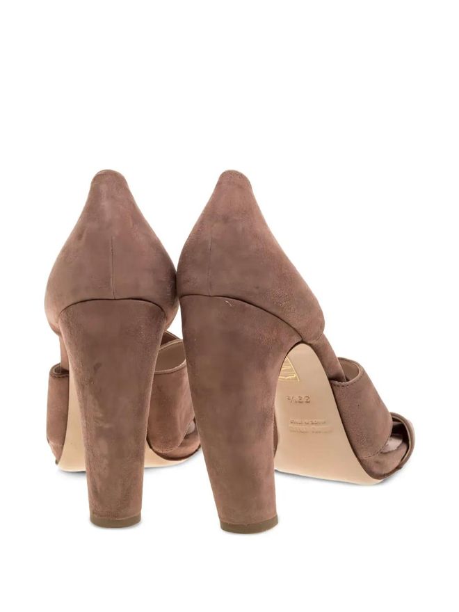 【可愛く履ける♪】MiuMiu Sandalo In Pelle Scamosciata Miu Miu Sandali con design a incrocio in pelle scamosciata