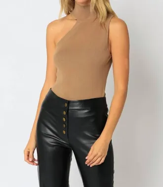 Olivaceous Rizzo Turtleneck Neck Tank In Camel