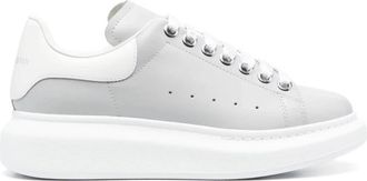 Alexander McQueen Grijze Logo Sneakers Oversized Stijl - Dames - Sneakers - Grijs - 35 EU - Leer - Schoenen