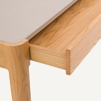 AM.PM Eikenfineer en leren bureau, Junius, ontwerp door Emmanuel Gallina