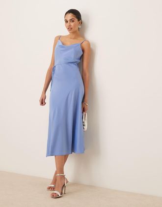 Vero Moda Vestito midi con spalline sottili in raso azzurro-Blu