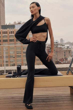 Alo | Sway Bootcut Sweatpant in Black, Size: Medium