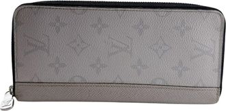 Louis Vuitton Taigarama Beige Leather Long Wallet (Bi-Fold) (Pre-Owned)