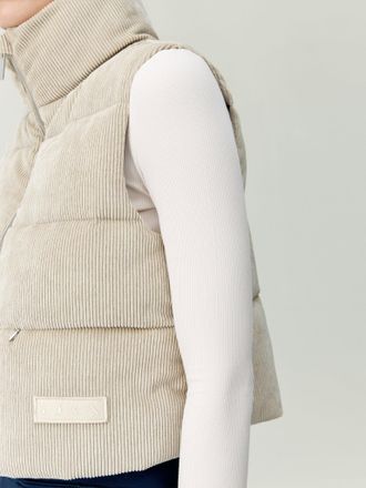 Born Vest Noor Biscuit