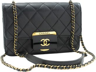 Chanel Black Leather Shoulder Bag (Pre-Owned)