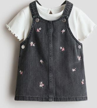 H&M 2-piece Dungaree Dress And Top Set in Dark Gray/floral at Nordstrom, Size 18M