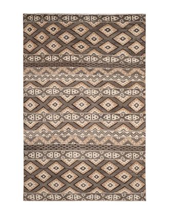 Safavieh Challe Hand-Knotted Rug