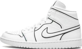 Nike Nike Womens WMNS AIR Jordan 1 MID SE Basketball Shoe, White, 5.5 UK