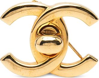 Chanel 1996 Gold Plated CC Turnlock Brooch costume brooch - Goud