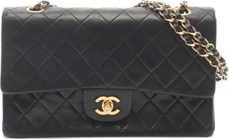 Chanel Borsa a spalla matelass&eacute; con catena e battente 1989-1991 - Nero