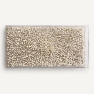 AM.PM Papier-mach&eacute; muurdecoratie onder plexiglas, Sudjo