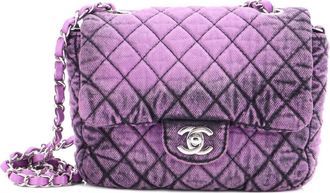 Chanel Borsa a tracolla Denimpression piccola in denim trapuntato effetto vissuto con battente - Viola