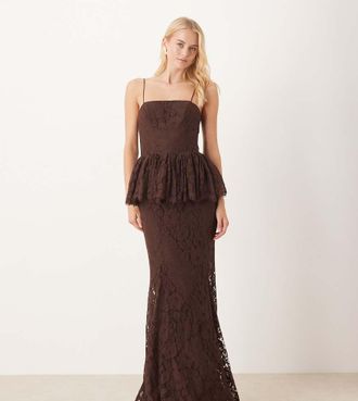 Asos Tall ASOS DESIGN Tall - Vestito lungo in pizzo strutturato con corpino in godet voluminoso color cioccolato-Nero