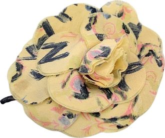 Chanel Vintage stoffen broche Camelia